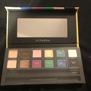Sephora eyeshadow pallet *free makeup bag*